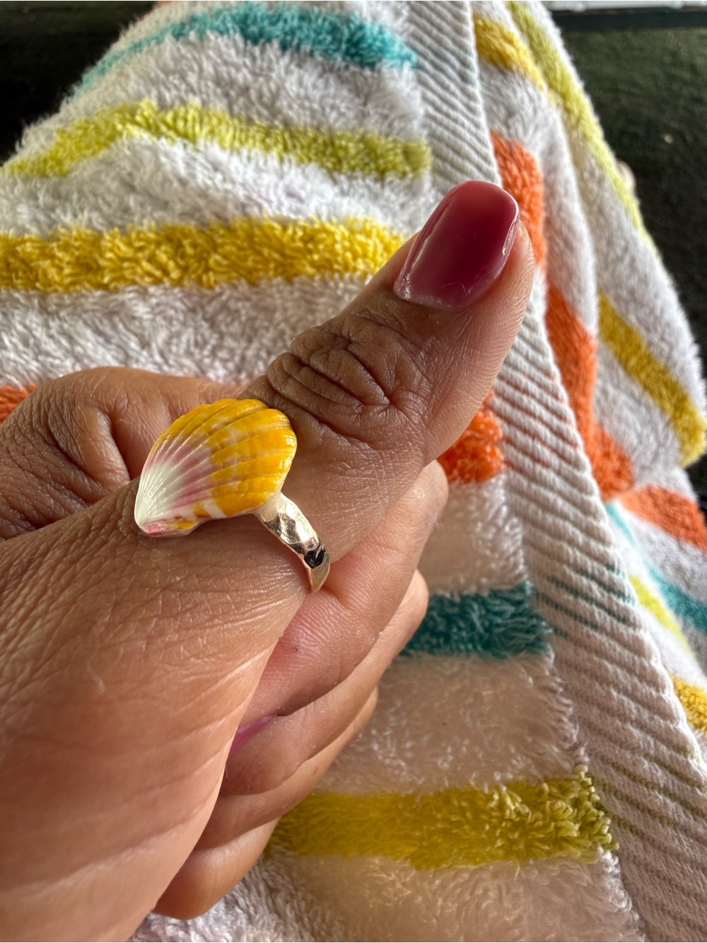 Seashell Cocktail Rings - Yellow & Pink Shells - Picture 2 of 2